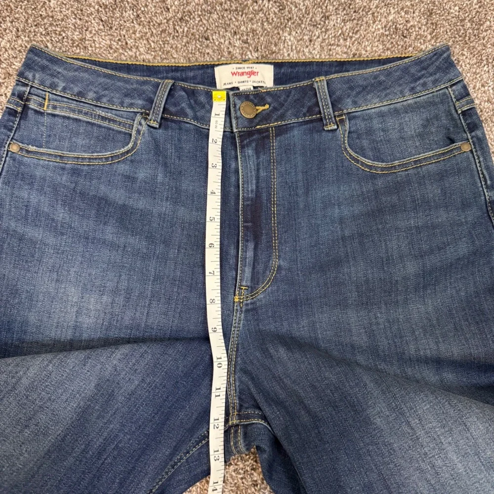 Wrangler Women's Western Mid Rise Bootcut Jeans Medium Wash Blue Denim Sz 14/34
